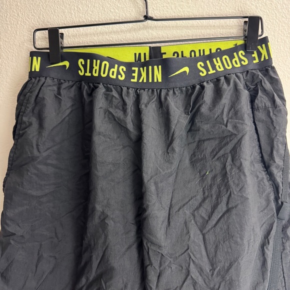 Nike Sports Windbreaker 90s Sweatpants Size Medium - Picture 3 of 11